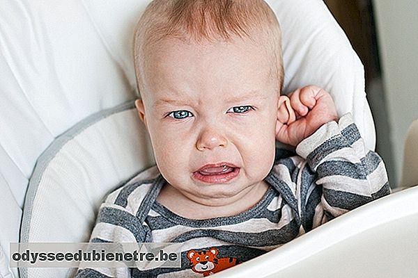 Dor de ouvido em bebê - sintomas e remédios