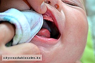 Os primeiros dentinhos do bebê