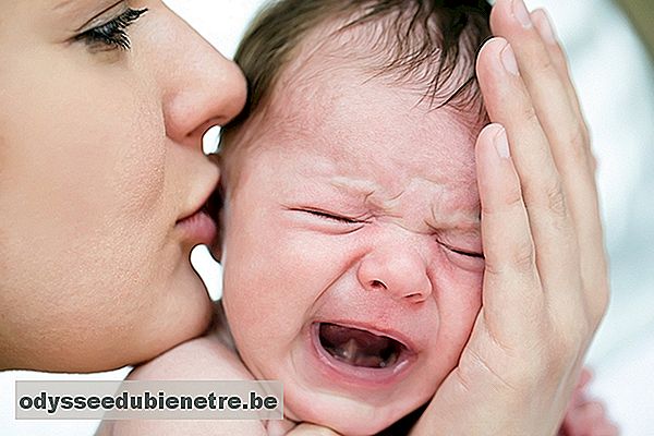 Rouquidão no bebê - principais causas e o que fazer