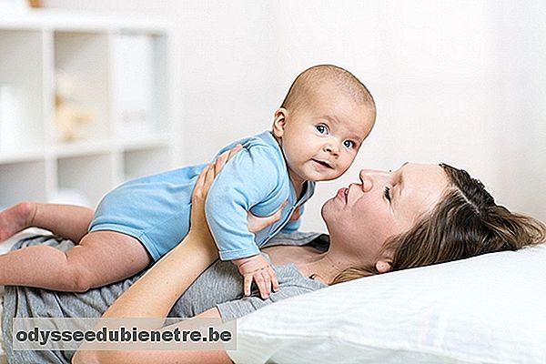 Saiba o que pode causar mau hálito no bebê