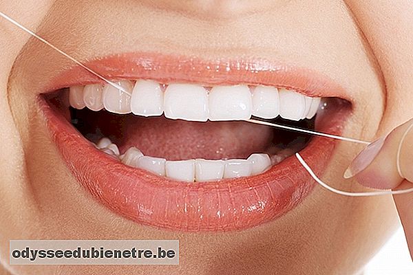 O que é e como remover a Placa Bacteriana dos dentes