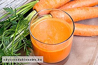 Suco detox com cenoura