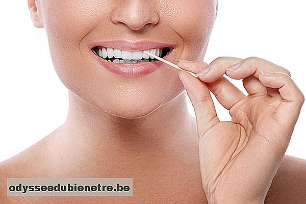 5 razões para não usar palito nos dentes