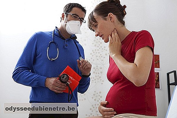 Como tratar a garganta inflamada na gravidez