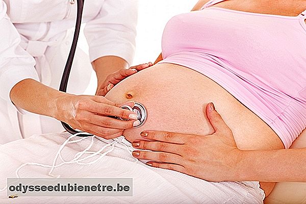 O que fazer na gravidez para não passar AIDS para o bebê